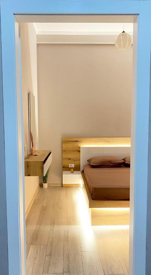 Newly Renovated One Bedroom Apartment In ティラナ エクステリア 写真